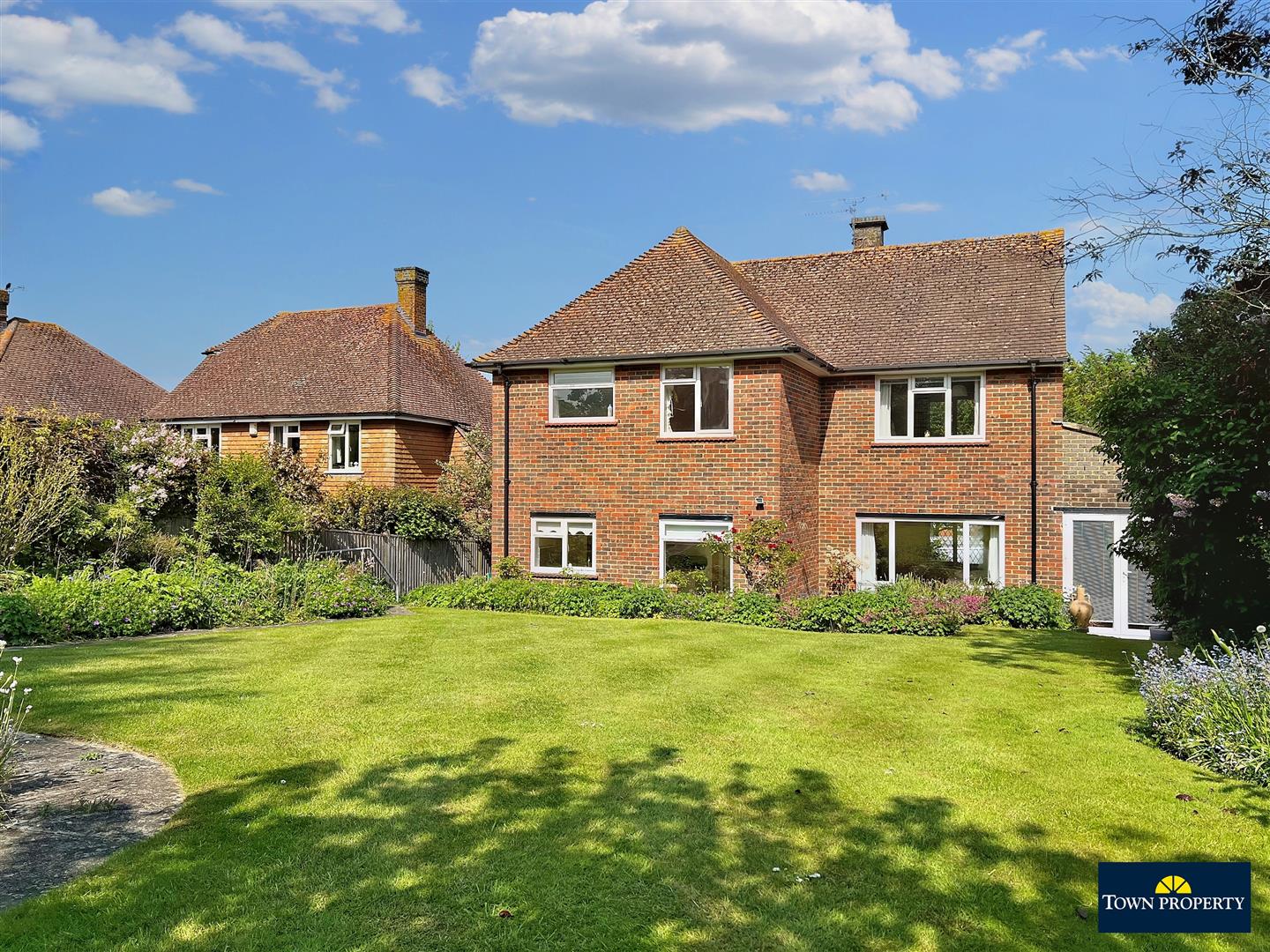 Property Details for Kings Drive Eastbourne BN21 2UH Town Property Estate Agents. Eastbourne